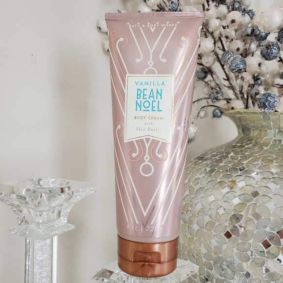 Bath & Body Works Other - Bath & Body Works Vanilla Bean Noel Body Cream